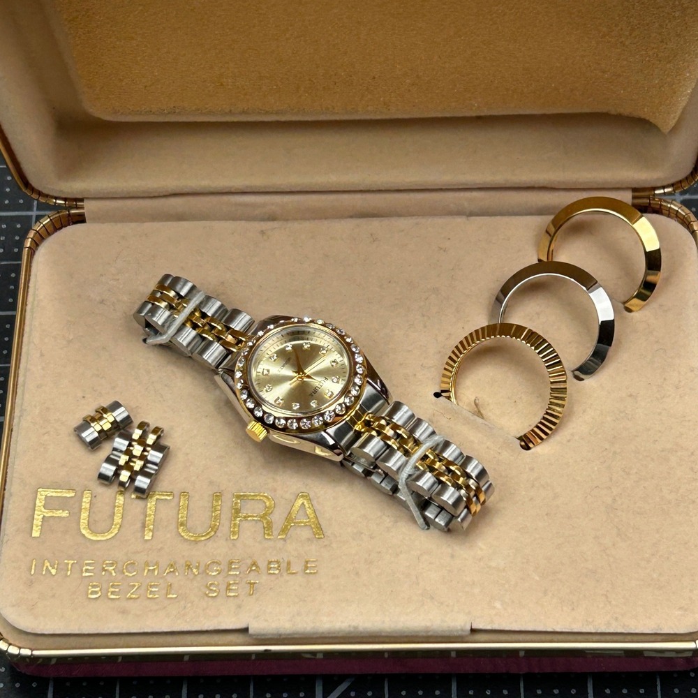 Futura Womens Two Tone Interchangeable Bezel Watch Set Crystal‎ Gold Silver 2272